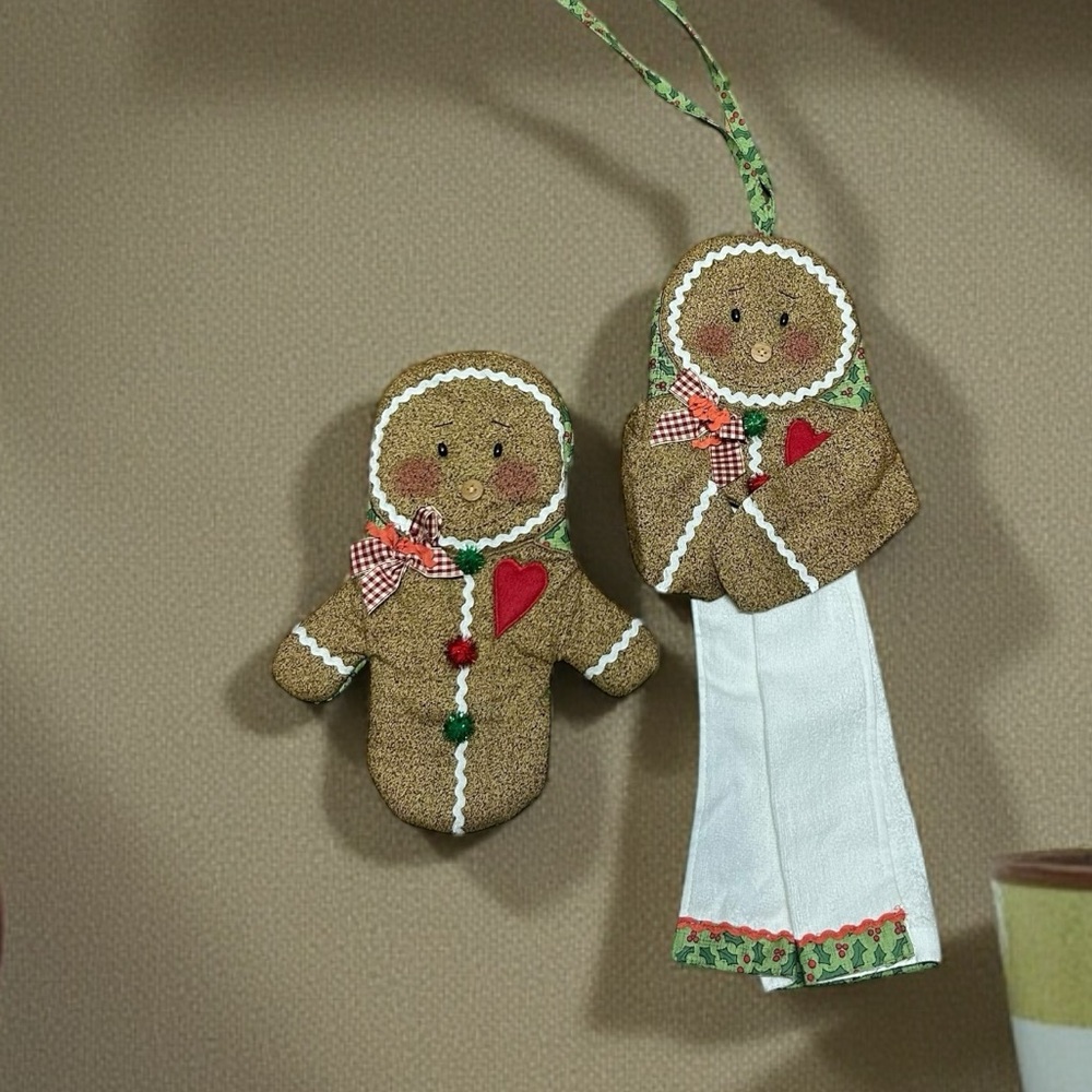 Christmas Gingerbread Man Potholder Mitt Hanging Tea Towel